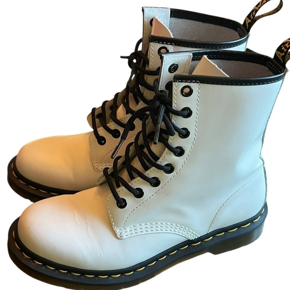 Dr. Martens Gold Air Cushion Sole Size 7